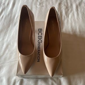 Tan patent leather pumps. Size 8.5.